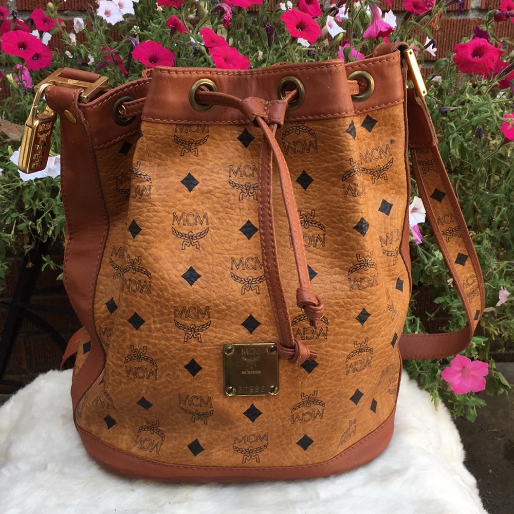 Mcm bucket bag